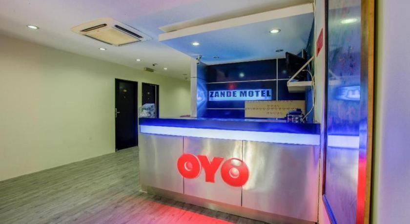 Oyo 822 Zande Motel Куала-Селангор Экстерьер фото